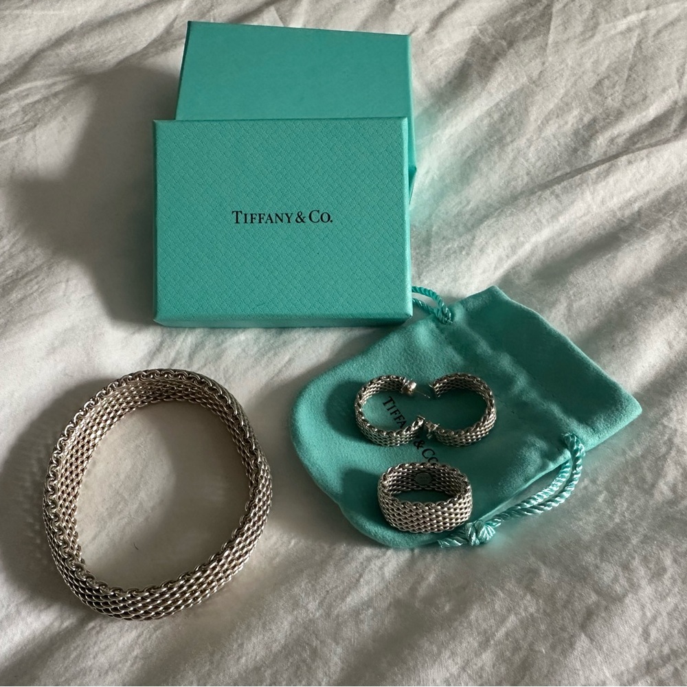 TIFFANY & Co iconic mesh sterling silver earrings / bangle & ring (size 6)